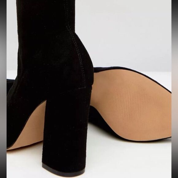 Pointy over the knee boots - Picture 5 of 7